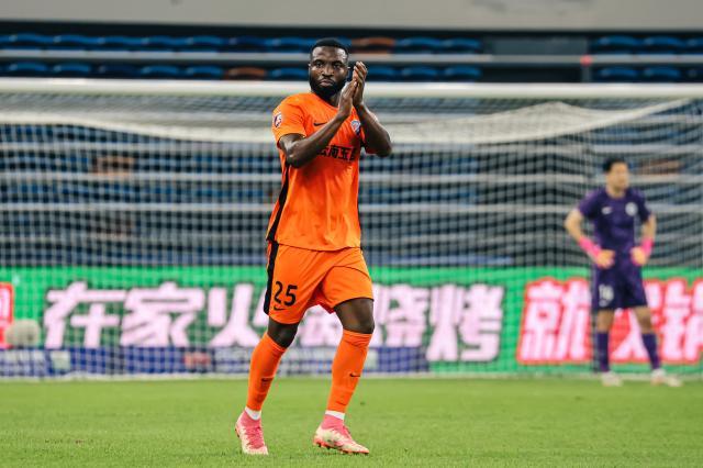 V站官网-国足的遗憾？奥斯卡首秀造2球复刻水爷招牌动作