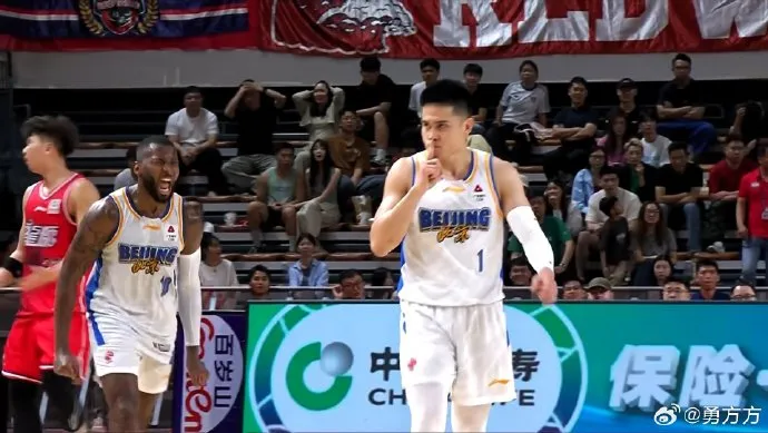 V站-媒体人：第三节打得太顺北京有点松了，结果悬念又回来了